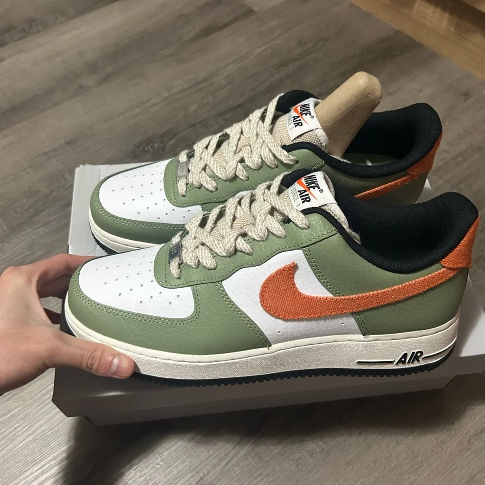 Air Force 1 Oil Green/ Safety Orange-White - Picture 2 of 5